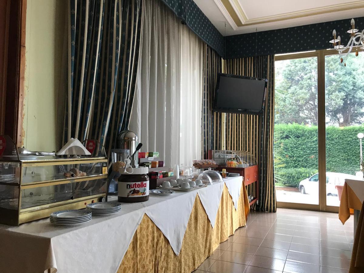 Cristal Hotel مانوكاتْساتي المظهر الخارجي الصورة