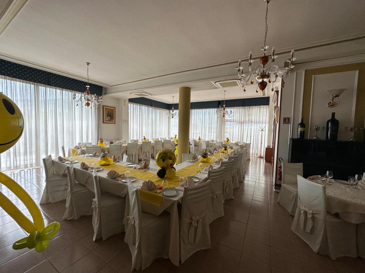 Cristal Hotel مانوكاتْساتي المظهر الخارجي الصورة