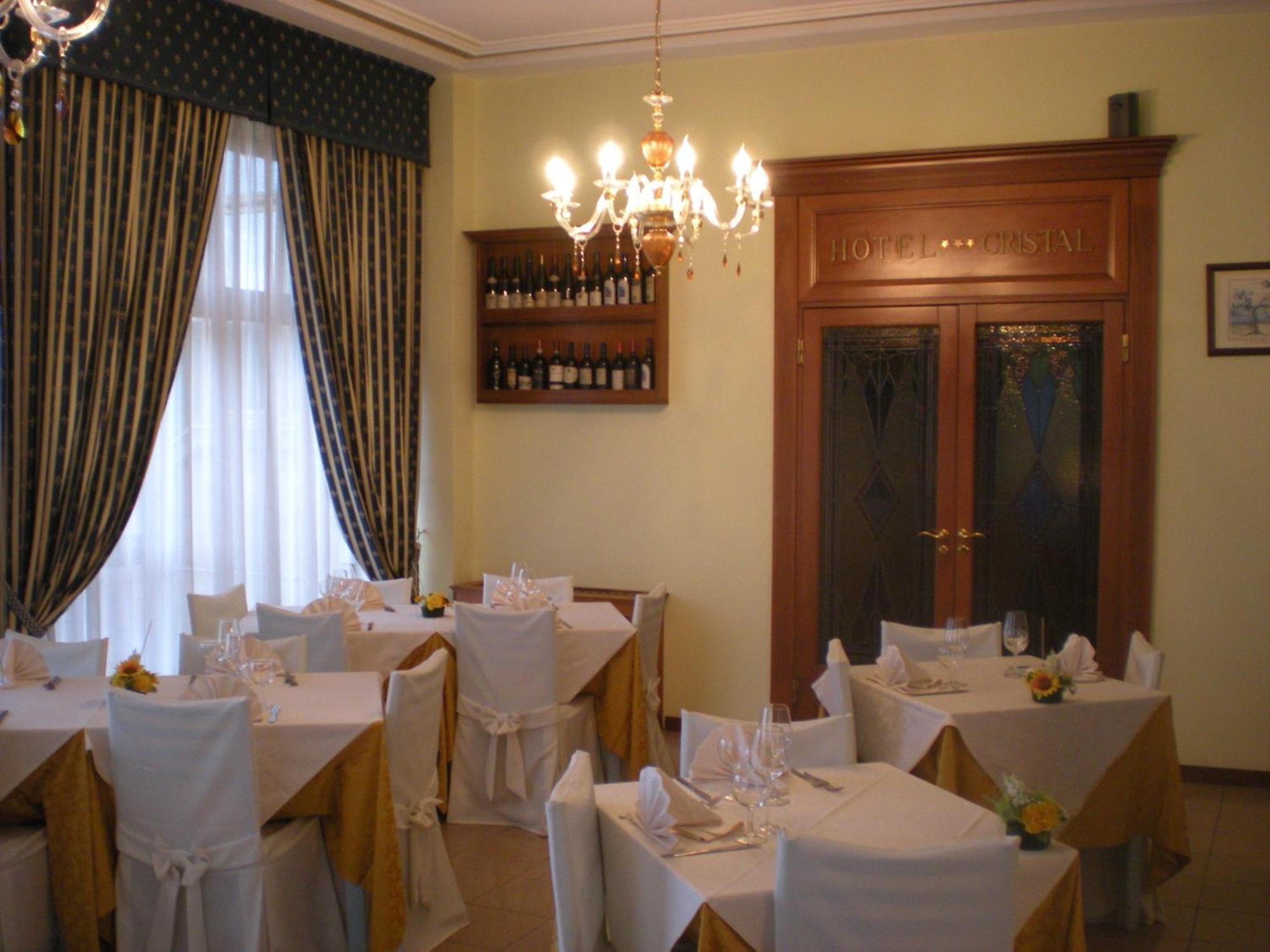 Cristal Hotel مانوكاتْساتي المظهر الخارجي الصورة