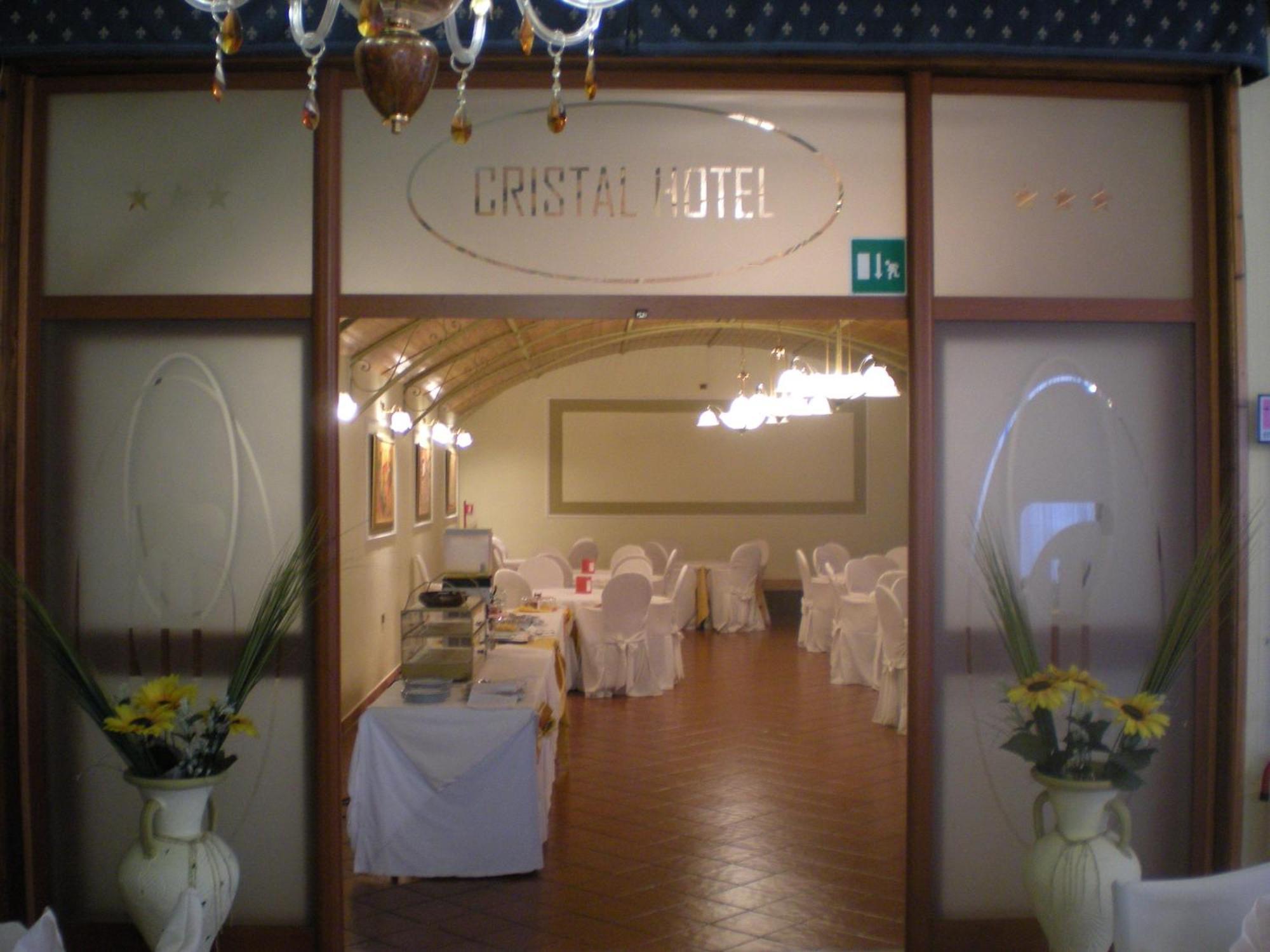 Cristal Hotel مانوكاتْساتي المظهر الخارجي الصورة