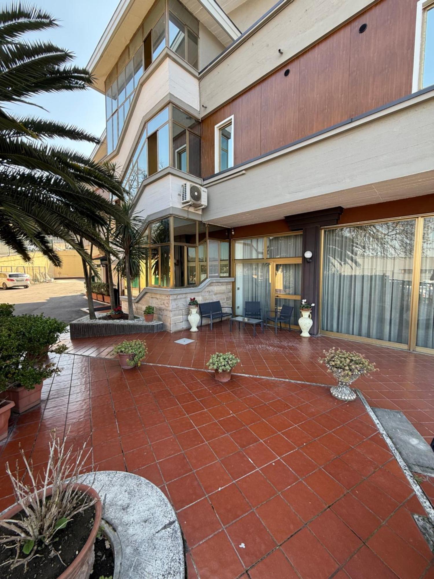 Cristal Hotel مانوكاتْساتي المظهر الخارجي الصورة