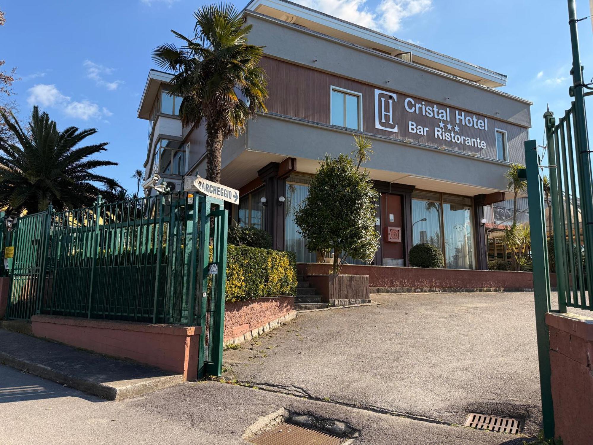 Cristal Hotel مانوكاتْساتي المظهر الخارجي الصورة