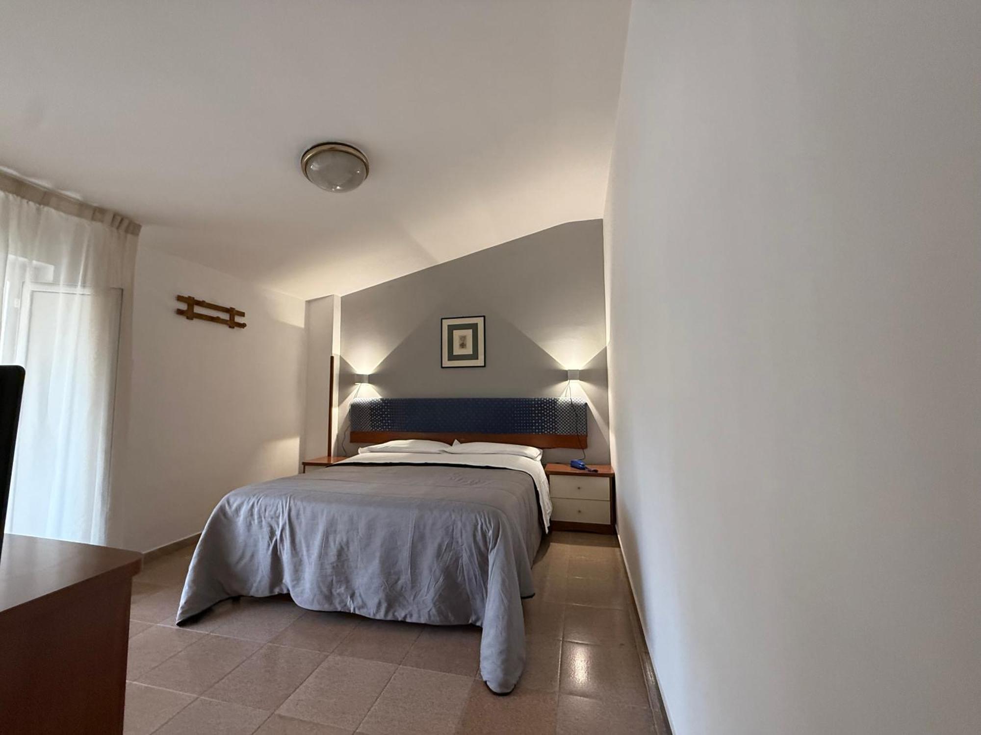 Cristal Hotel مانوكاتْساتي المظهر الخارجي الصورة